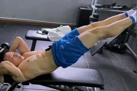 考研核心力量强不强，这个动作就可以考验出来，你的核心够强吗？