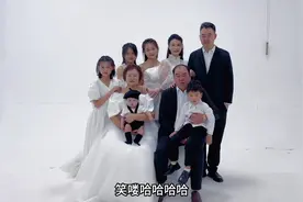 小五拍百天照咯，一家人拍全家福，画面真的太温馨！视频封面