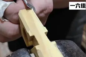 老师傅制作一把木刨，这种手工活真是享受，太专业了#手艺人视频封面