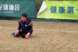 四川大学抵达广西贺州足球训练基地，全力备战#星耀五洲杯视频封面