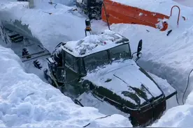 俄罗斯北极暴风雪里的越野卡车#汽车 #越野 #卡车视频封面