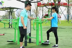 公园健身实用帖！钟摆训练器的正确使用方法#科学健身微课堂#减肥视频封面