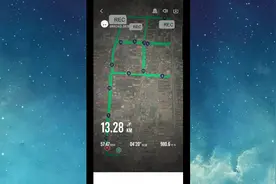 这是最近三次跑步轨迹的合成——每一次跑步距离都在十公里以上