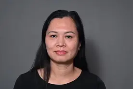 40岁大姐五官长得一般般，化妆后优雅美丽大方，找了35岁帅气老公视频封面