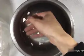 冬天手容易干裂脱皮, 严重起来真的难受, 教你一招手变香白滑嫩！视频封面