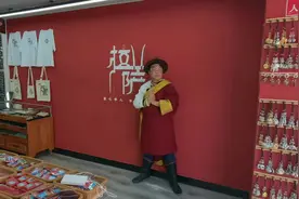 姚导穿藏装#旅行推荐官 #318川藏线  #藏装穿搭 #西藏拉萨视频封面