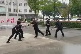 防暴叉防暴盾配合使用教程视频封面