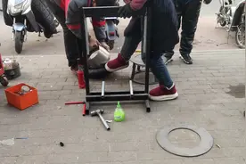 实心胎怎么安装？#电动车维修 #电动车