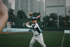 受邀拍摄深港青少年棒球交流赛，小学生认真起来的样子也很帅好吧视频封面