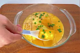 水蒸蛋用冷水还是热水？蒸几分钟？教你正确做法，鲜美嫩滑无蜂窝