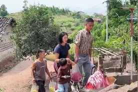 90后两姐妹嫁两兄弟生活在一起只能说太安逸了，今天一起回娘家了视频封面