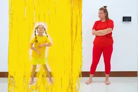 小可爱宁宁和姐姐品尝美食的趣事分享。 #萌娃搞笑视频 #欢乐时刻视频封面