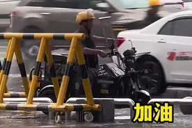 生活不易，致敬每一个努力生活的人！ #心酸 #感人 #生活视频封面