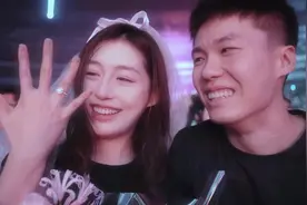 绝杀了那么多次手都没抖过，为她戴戒指的时候手抖成这样视频封面
