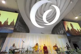 尼泊尔佛教歌手视频封面