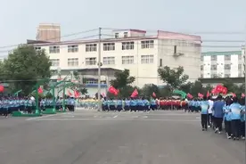儿子刚上初中，学费六千，校服六百，每月生活费一千，#孩子加油视频封面