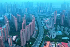 这里是武汉汉阳区，早上9点二环线川流不息，一座活力四射的城市视频封面