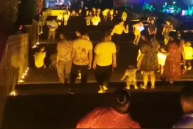 暑假期间，去哪里玩？  遵义·#百草园景区 19.8💰门票+银河星体系+繁星+灯光节，太好玩了！快带你你家小宝贝冲呀！也适合情侣约会的好去好处，限时预售 注：需提前两个小时下单购票。#亲子游玩好去处 #打卡浪漫约会地 #最美夜景 #灯光秀 视频封面