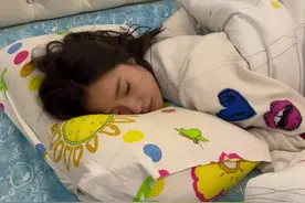 她可以秒睡！#情侣 #情侣日常