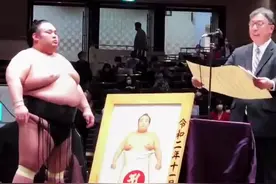 年轻的大関貴景勝，他如果再赢得一场優勝，就是以大関的身份连续两场優勝，意味着下一次優勝小胖子直接为新一任橫綱