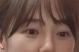 白百何否认怀三胎，此前她被拍到穿牛仔外套和瑜伽裤，小腹微微隆起，疑似怀三胎视频封面