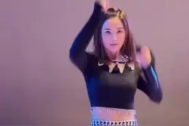 阿Sa好飒!rap版《小酒窝》练习室版，大秀小蛮腰！#阿sa蔡卓妍  #twins #乘风破浪的姐姐第三季