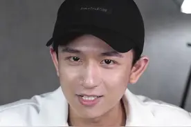 小明到底是不是一个人？看到最后你就知道了 #揭秘  #化妆视频封面