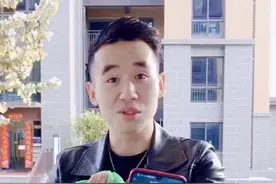 丝巾穿越手机的魔术神技！有没会的吗？#魔术 @抖音短视频视频封面