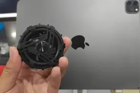 大家要注意磁吸片的贴法，不然背后会留胶或者划痕