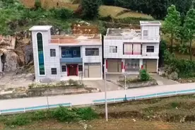 老父亲希望两兄弟并排而建，左边老大觉得父亲偏心不愿接受意见，故意后退而建，现在后悔莫及#环境布局 #地理视频封面