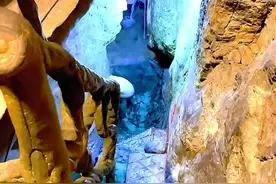 这就是上了CCTV的巫溪一老人，因“托梦”在家中挖到“地下暗河”，每天涌出上百斤鱼而发家致富，在大山中翻建#神奇鱼泉 从贫困走向年入百万的富家翁@抖音创作者学习中心 @抖音短视频 @抖音服务中心 @抖音旅行达人助手 #新农人2022计划 #旅行推荐官 #神奇鱼泉视频封面