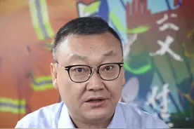 #贵州支教12年的杨明老师结婚了 ！杭州小伙杨明辞去过万的工作#扎根贵州山区默默支教12年 如今，他在贵州结婚安家了！恭喜！#马斌读报 #大v快评 视频封面