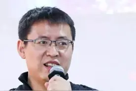 创业者岂是每天鲜花和蛋糕？格灵深瞳创始人赵勇回忆，#创业最难时每天像在咽玻璃，参加员工婚礼一路哭回家。#创业 #传递正能量 #真实事件 视频封面