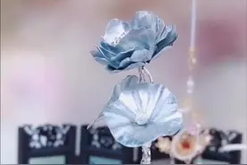 用易拉罐自制一根莲花簪。@denis邓 #自心 翻牌：王的莲花簪。#我是簪娘你是簪郎么