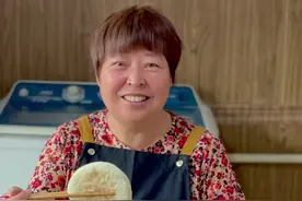 #抖音美食创作人 #美食教程 #抖音美食创作者  妈妈这么做的老式红糖饼都能闻到麦香味😇