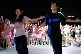 #全民健身 #广场舞 #健康快乐 #跟着小英夫妻舞蹈嗨起来 视频封面