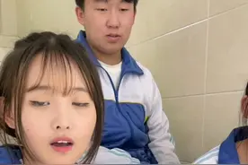 #校园生活 #点钞教学 吴心然教大家五指点钞@抖音短视频 视频封面