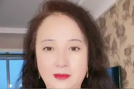 #抖音用法教学 #手机摄影 #抖音运营小技巧 #教程 #知识分享 教你拍#月亮月亮你别睡 ，配上#紫色花藤 #道具 背景很好看，方法简单一看就会！@DOU+小助手视频封面