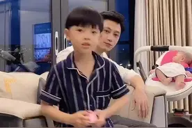 全世界都把我当大人，只有在老公面前我才是个孩子。家庭不一定要富裕，幸福就好，孩子不一定要出众，孝顺重要#育儿视频封面