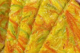 只要看一眼都能学会的蔬菜煎饼 早餐这样做😋孩子特别爱吃 #五一种草大会 #抖音美食创作人 #早餐饼视频封面