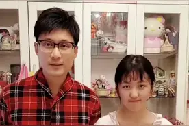 广东名嘴任永全和女儿任懿呼吁出门要戴口罩哦！公共场合不戴口罩就会被罚，一定要留意哦！视频封面