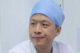 头上长了一个肉粒，是什么，问题严重吗？#软纤维瘤 #生命摆渡人#医护日常 视频封面