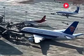 南航最大客机A380首次降落在昆明长水国际机场。