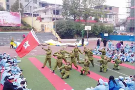 幼儿园全体老师排练的红色革命题材舞蹈#幼儿舞蹈 #幼儿园