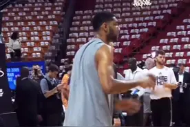 邓肯这中投小打板值得年轻人学习！再不学和勾手一样要失传了哈哈#篮球 #邓肯