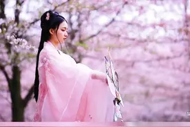 形容女性貌美如花的诗！#古风#诗词@DOU+小助手 视频封面