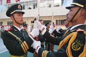 再见！军营！陕西武警国旗护卫队退伍仪式视频封面