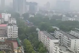 勿忘国耻，吾辈自强！9月18日上午10时，郑州上空响起防空警报声#勿忘九一八#918防空警报 
视频封面