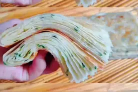 葱油千层饼，只需多加这两步，柔软多层，葱色碧绿，凉了也不硬 #千层饼 #美食教程 #美食 视频封面