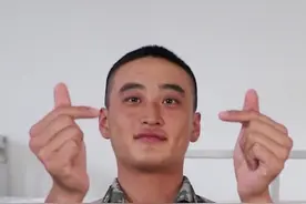 听说你们都在找他？这次他真的来了！（宋东彪、谢炜）#阅兵最帅兵哥哥 视频封面